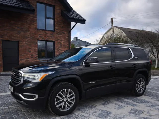 GMC Acadia - фото 1