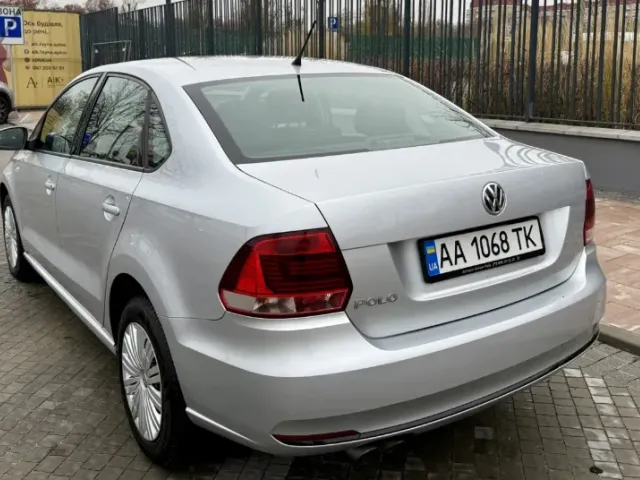 Volkswagen Polo - фото 4