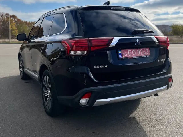 Mitsubishi Outlander - фото 4