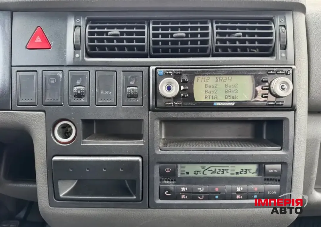 Volkswagen Transporter - фото 7