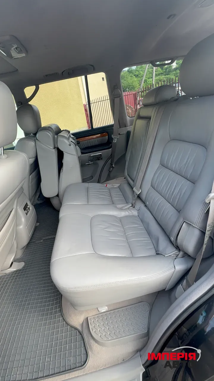 Lexus LX - фото 10