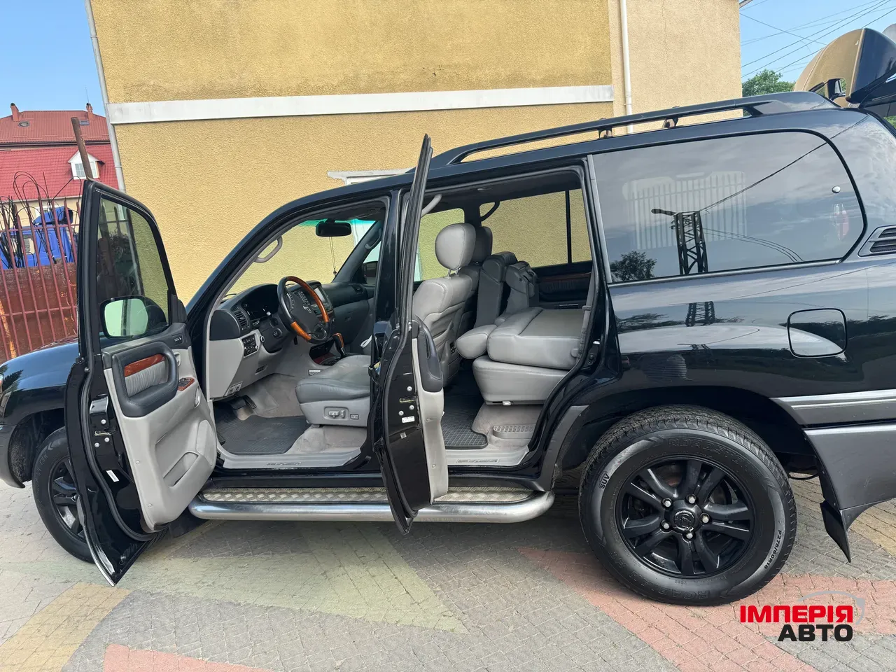 Lexus LX - фото 12