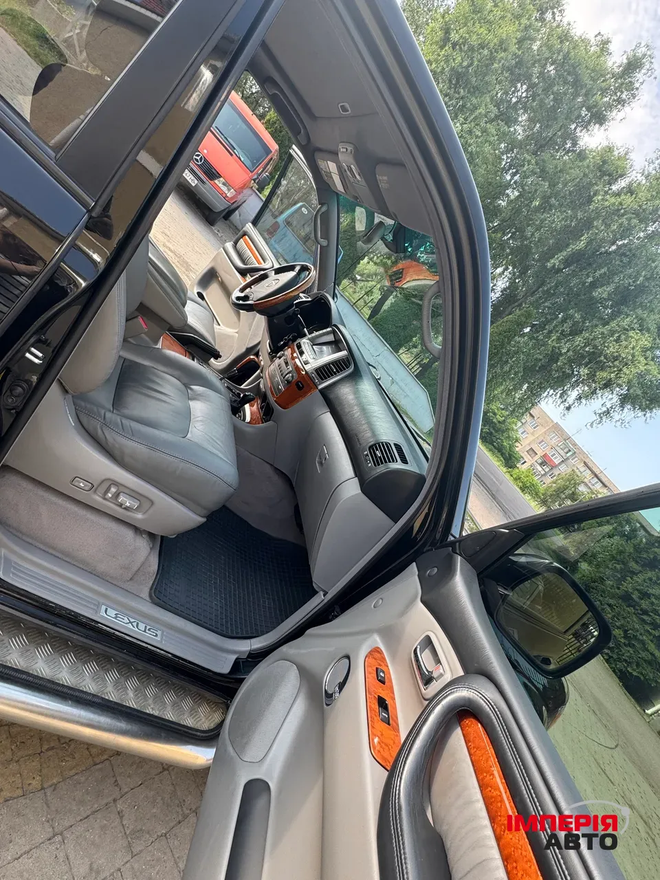 Lexus LX - фото 3