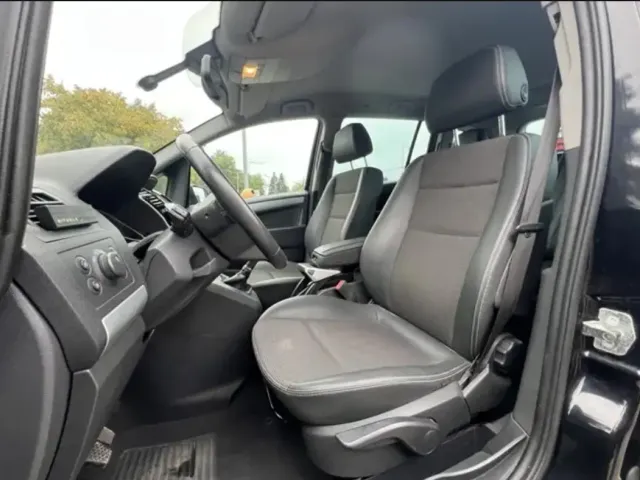 Opel Zafira - фото 5