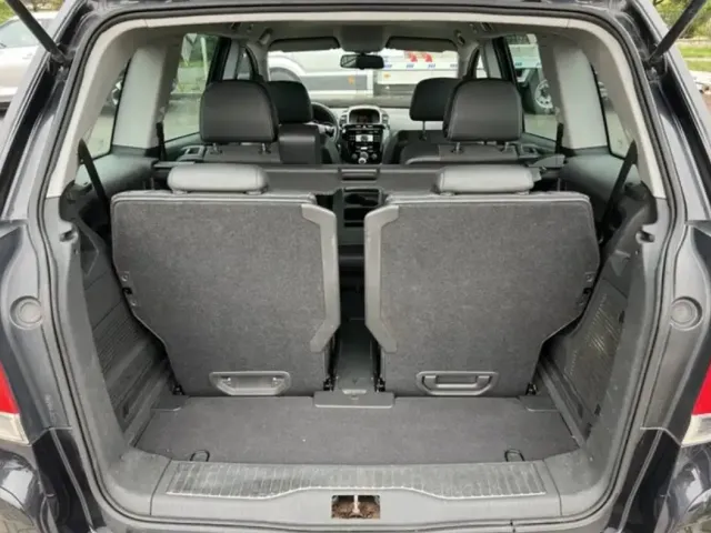 Opel Zafira - фото 2