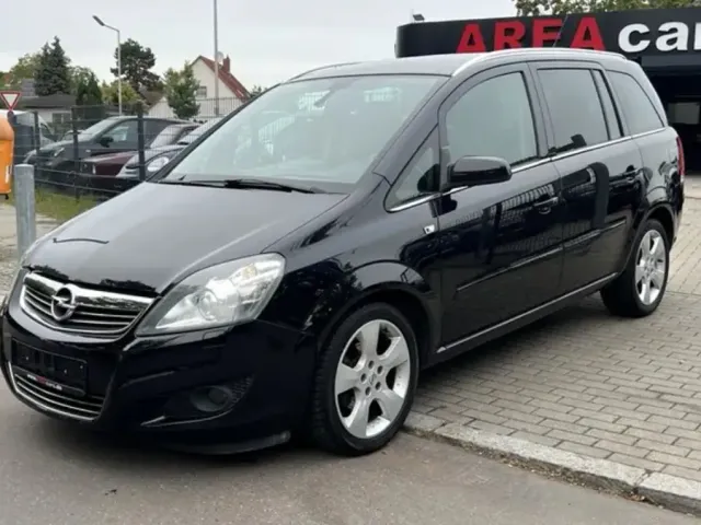 Opel Zafira - фото 1
