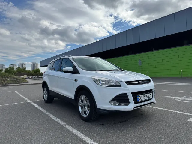 Ford Kuga - фото 1