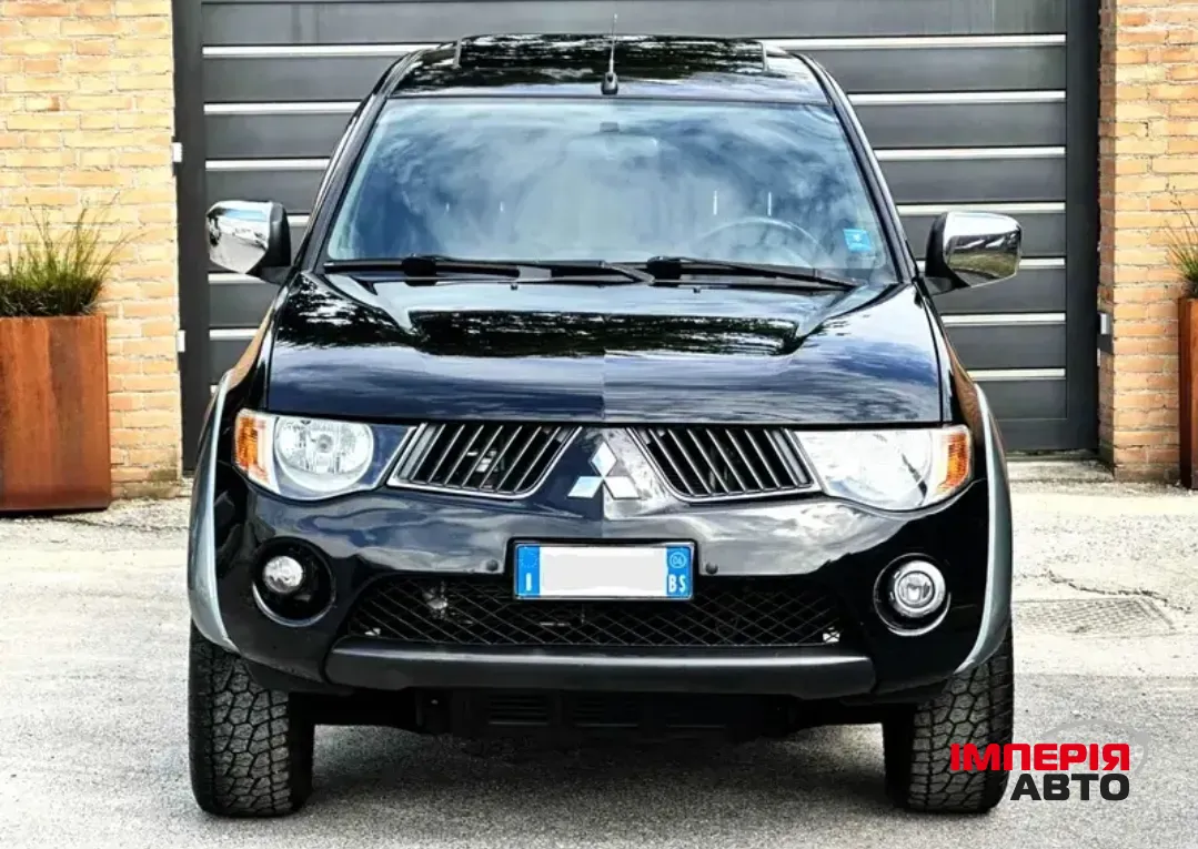 Mitsubishi L200 - фото 10