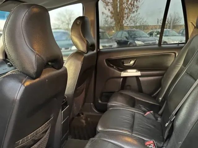 Volvo XC90 - фото 3
