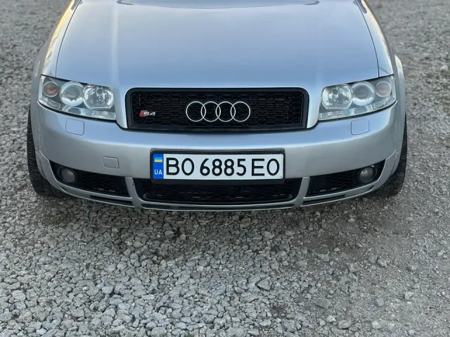 Audi A4 - фото 1