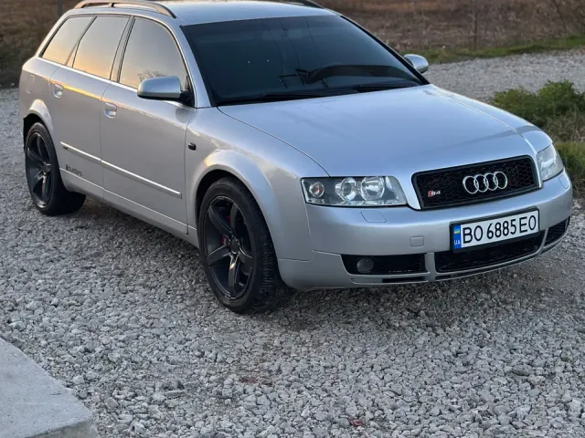 Audi A4 - фото 2