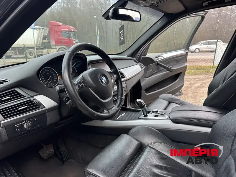 BMW X5 - фото 6