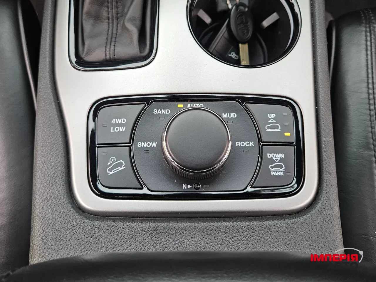 Jeep Grand Cherokee - фото 12