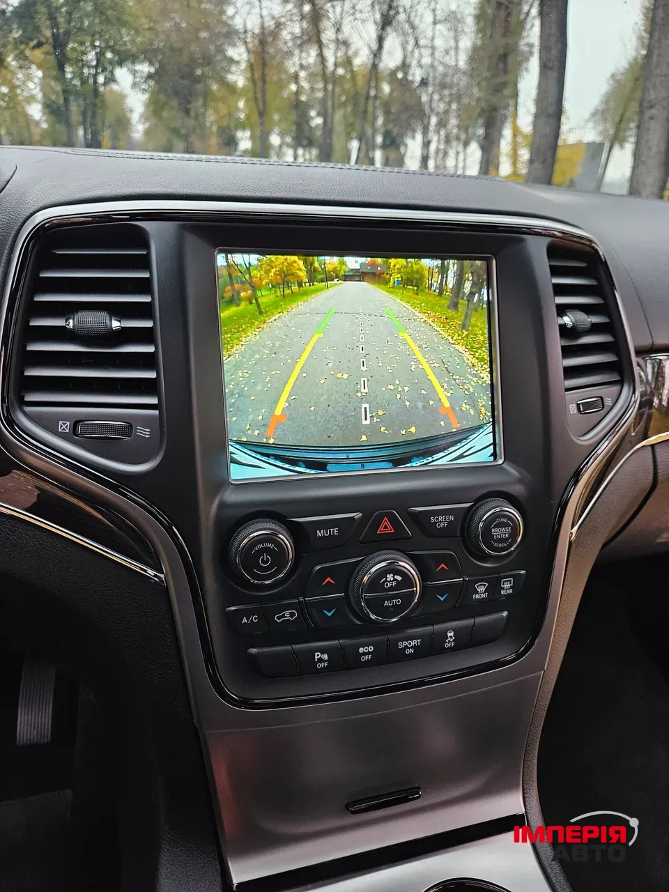 Jeep Grand Cherokee - фото 11