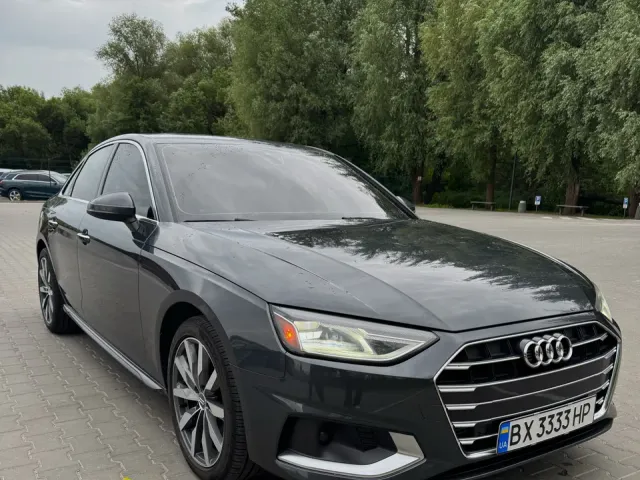 Audi A4 - фото 1