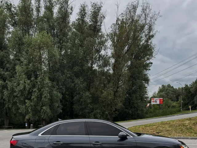 Audi A4 - фото 5