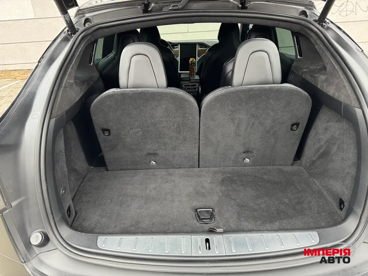 Tesla Model X - фото 14