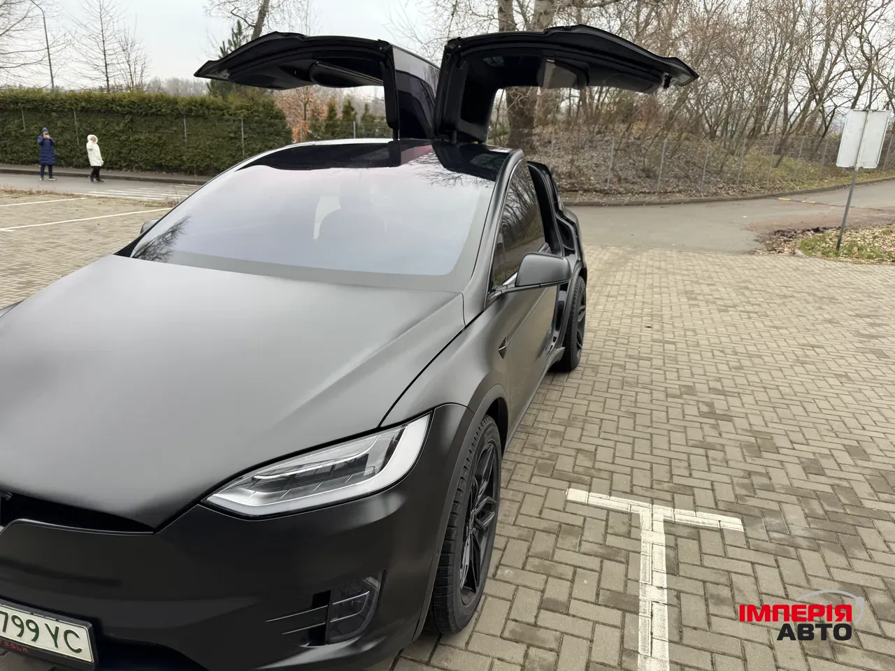Tesla Model X - фото 11