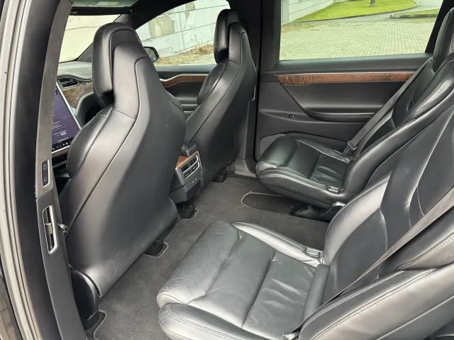 Tesla Model X - фото 5