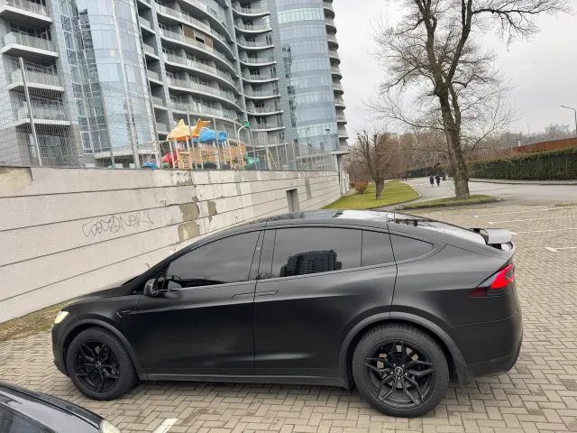 Tesla Model X - фото 3