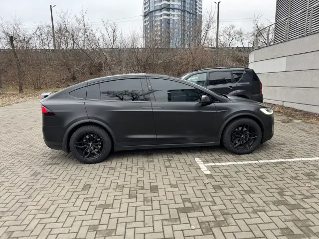 Tesla Model X - фото 4