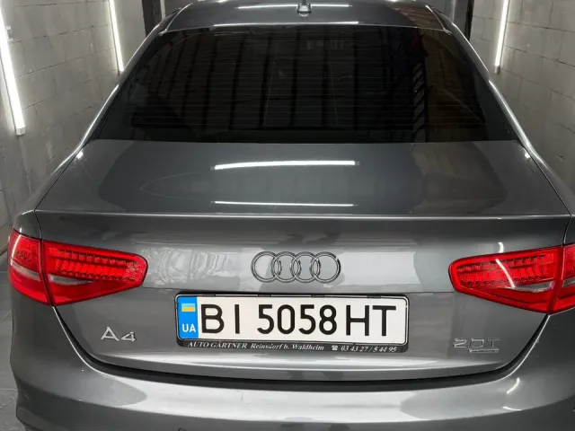 Audi A4 - фото 2