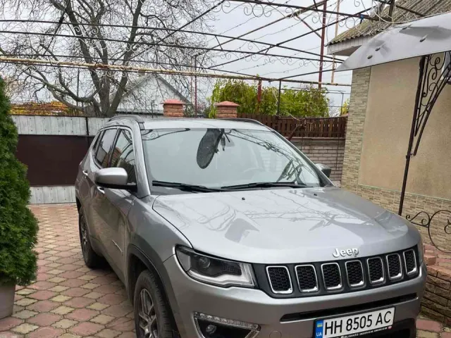Jeep Compass - фото 2