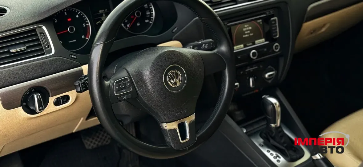 Volkswagen Jetta - фото 14