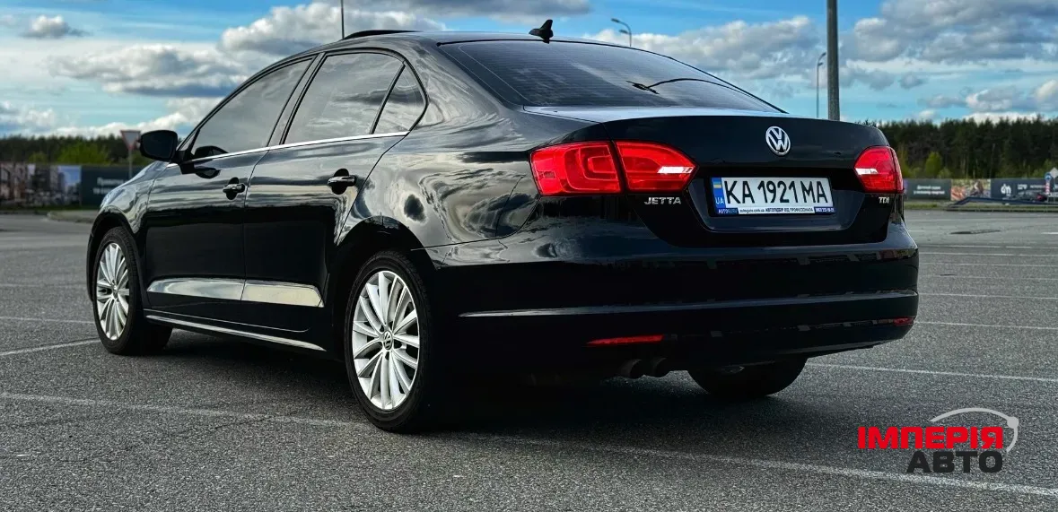 Volkswagen Jetta - фото 4