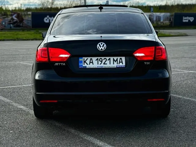 Volkswagen Jetta - фото 3