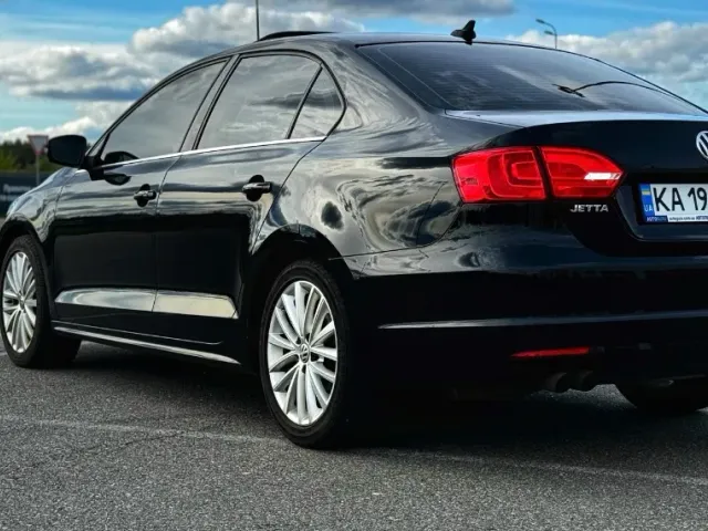 Volkswagen Jetta - фото 4