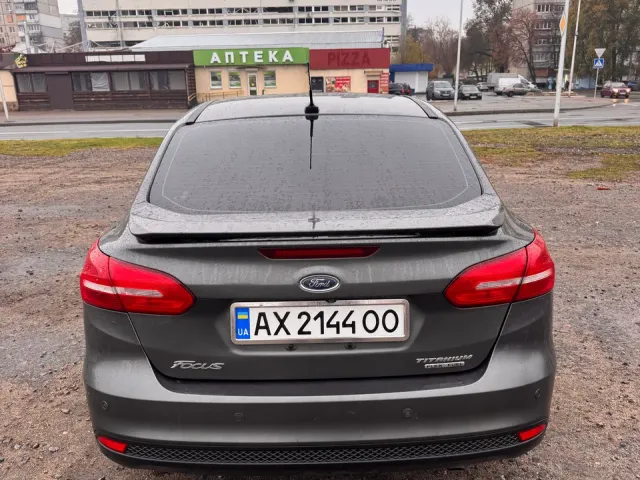 Ford Focus - фото 5