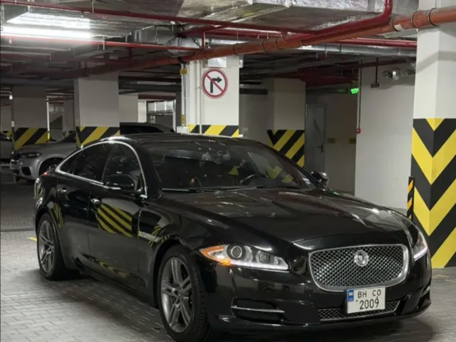 Jaguar XJ - фото 2