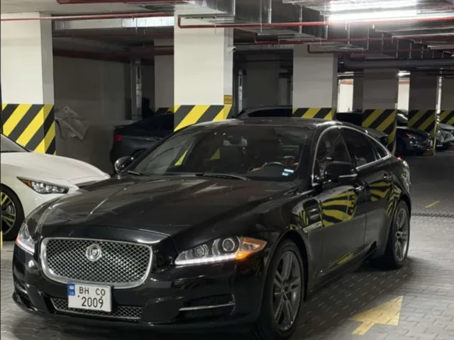 Jaguar XJ - фото 3