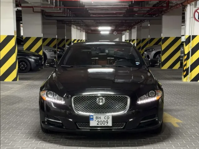 Jaguar XJ - фото 1