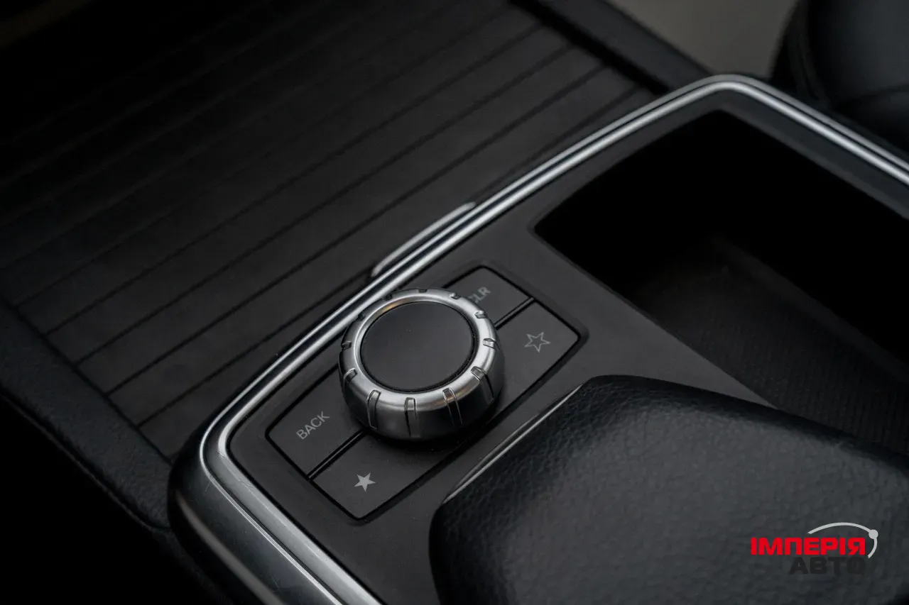 Mercedes-Benz M-Класс - фото 29