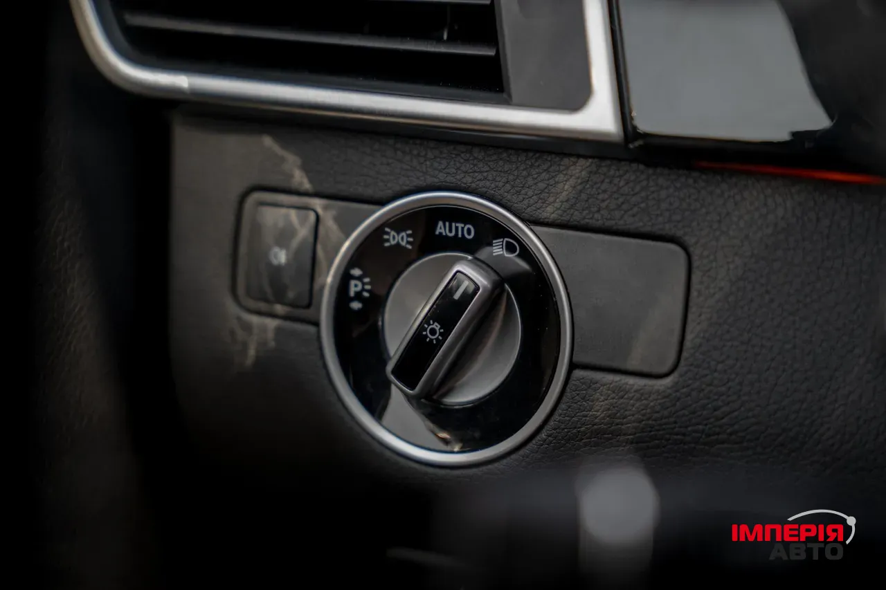 Mercedes-Benz M-Класс - фото 19