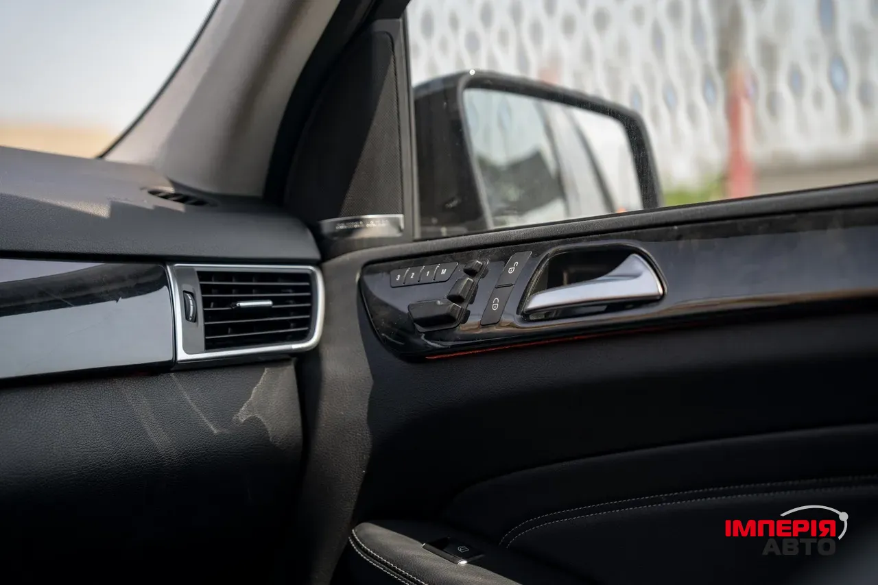 Mercedes-Benz M-Класс - фото 30