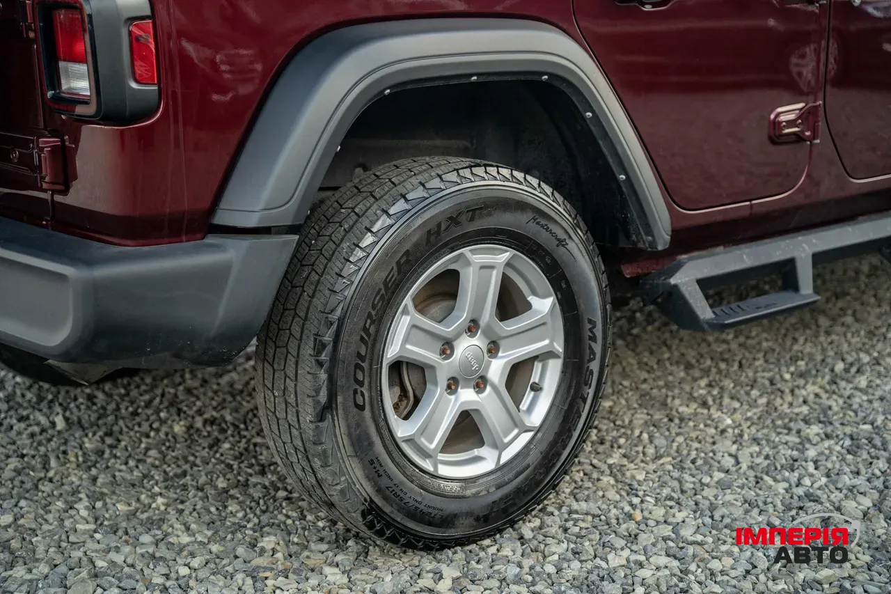 Jeep Wrangler - фото 12