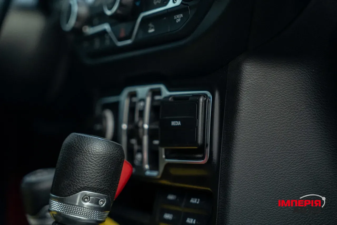 Jeep Wrangler - фото 25