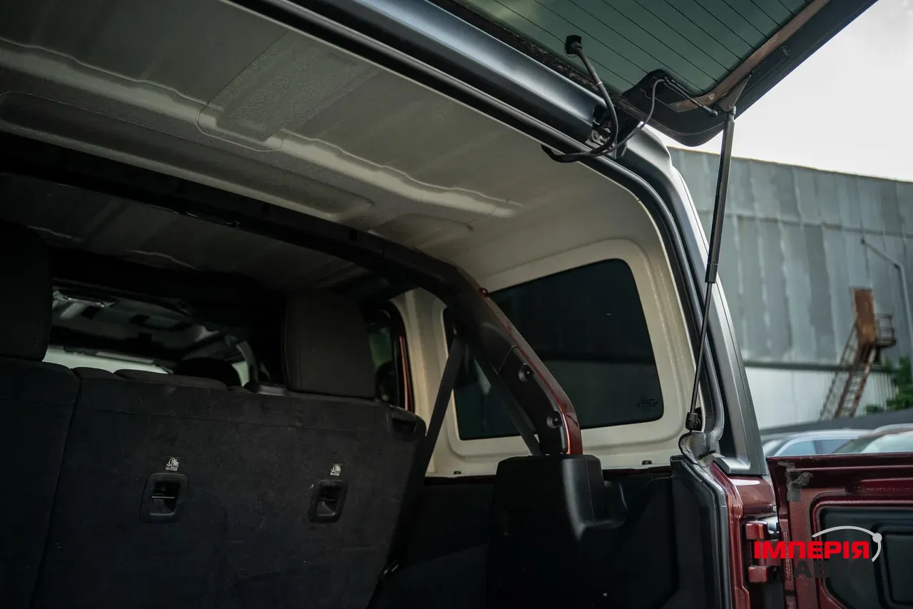 Jeep Wrangler - фото 33