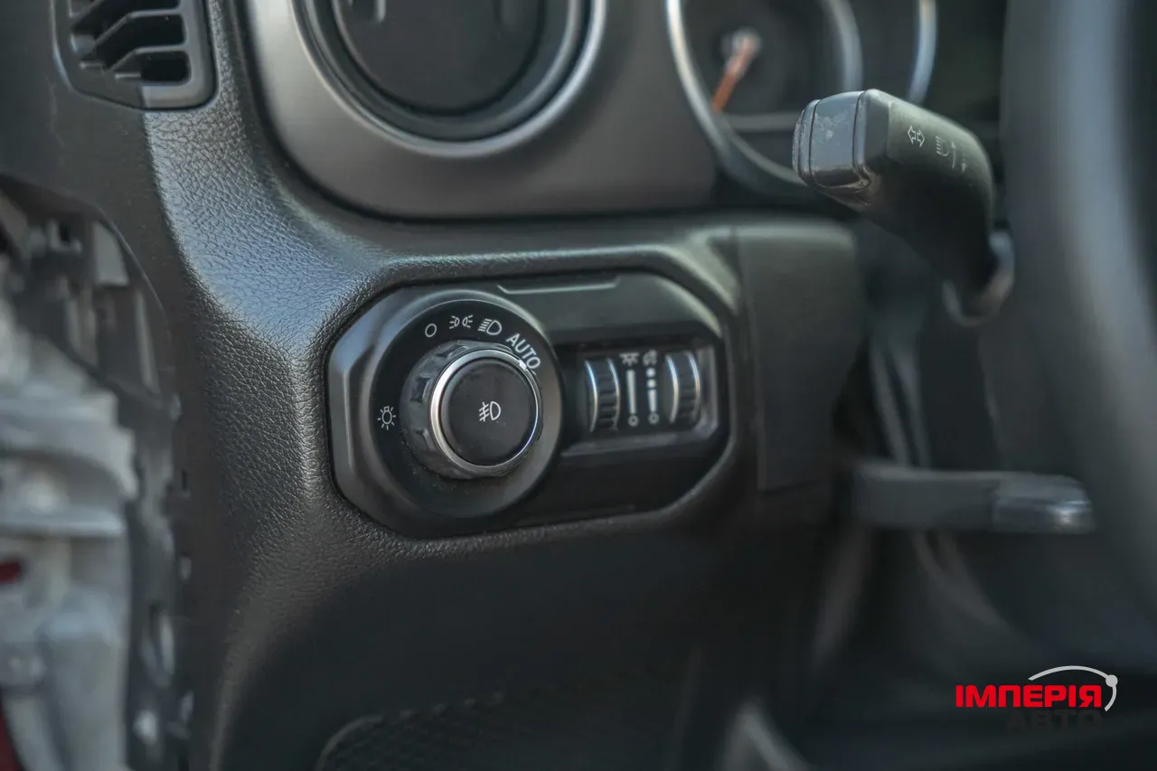 Jeep Wrangler - фото 23