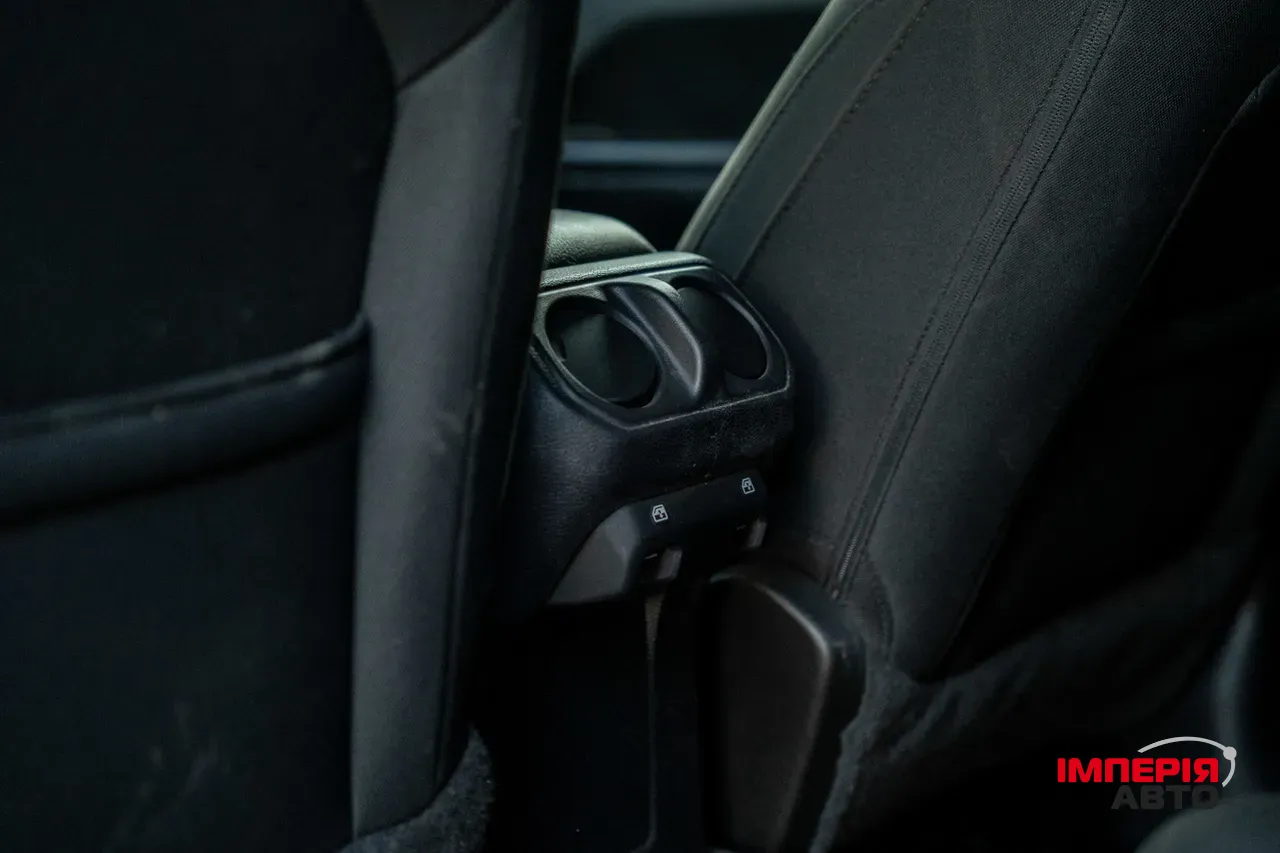 Jeep Wrangler - фото 31