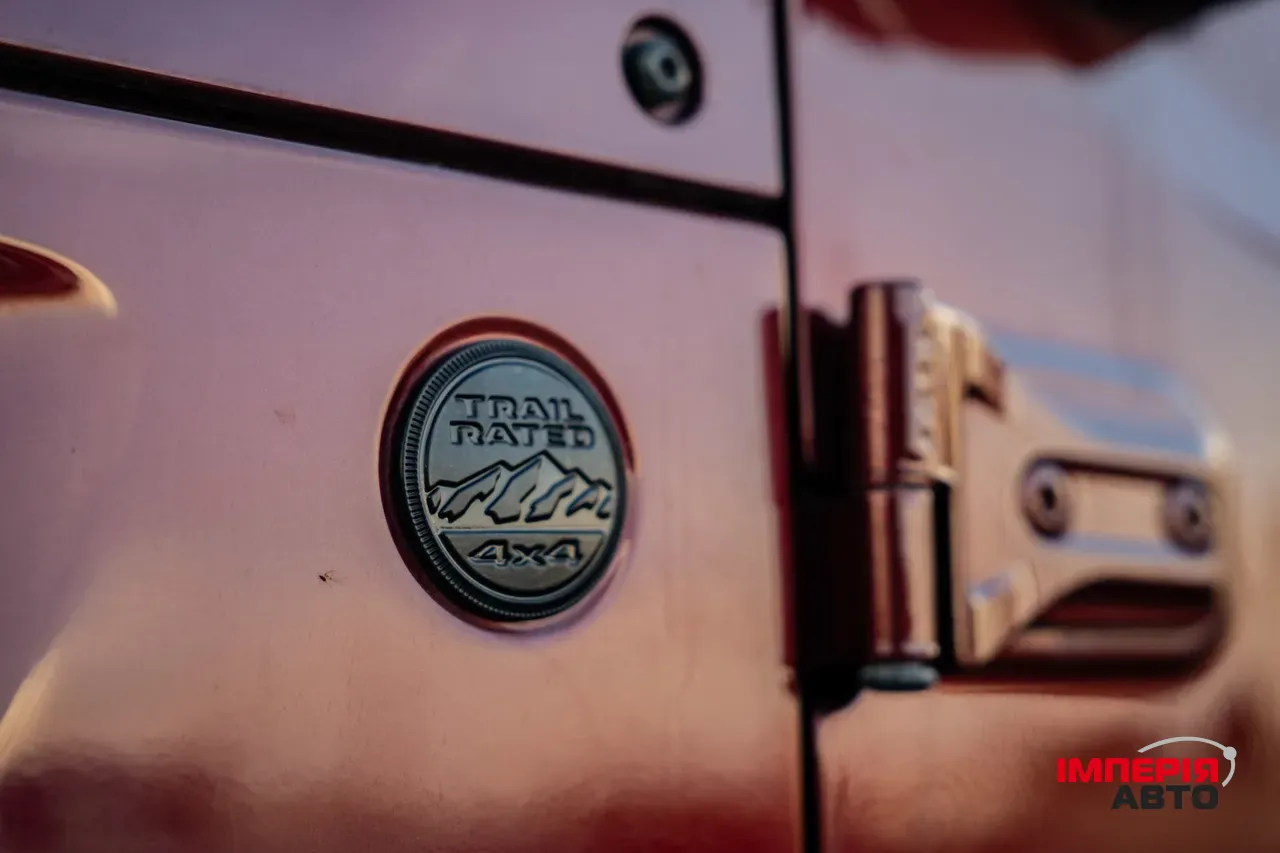 Jeep Wrangler - фото 20