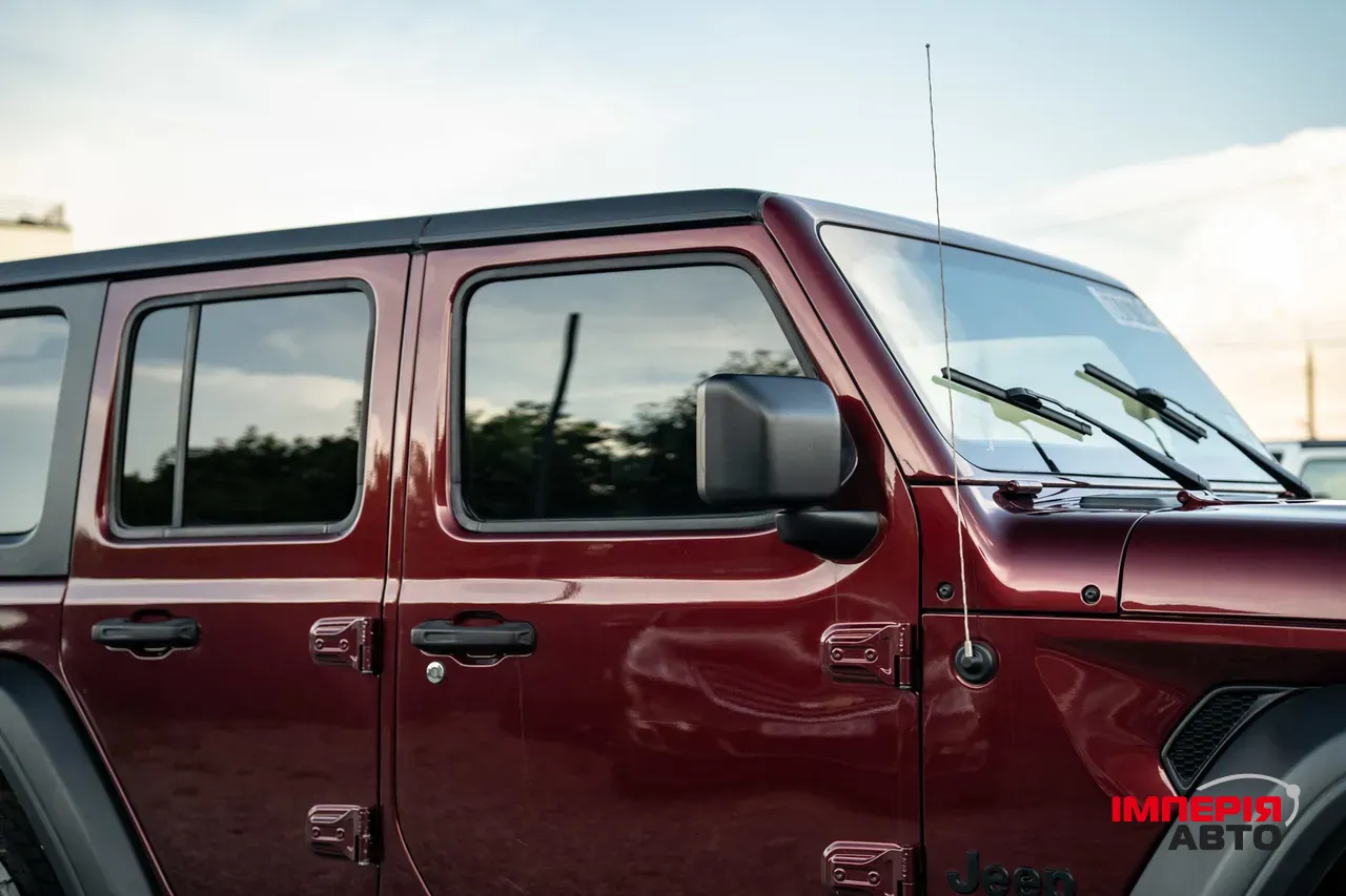 Jeep Wrangler - фото 15