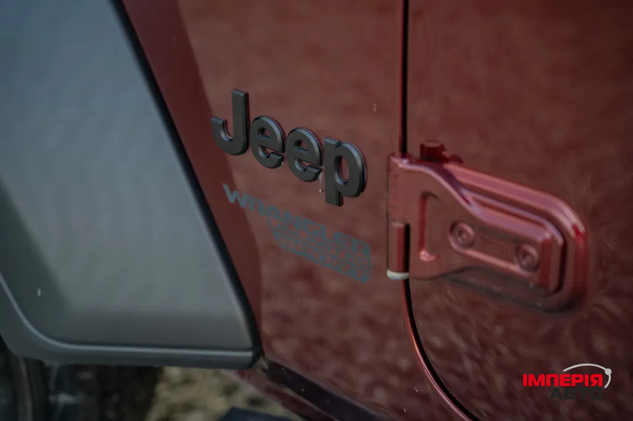 Jeep Wrangler - фото 21