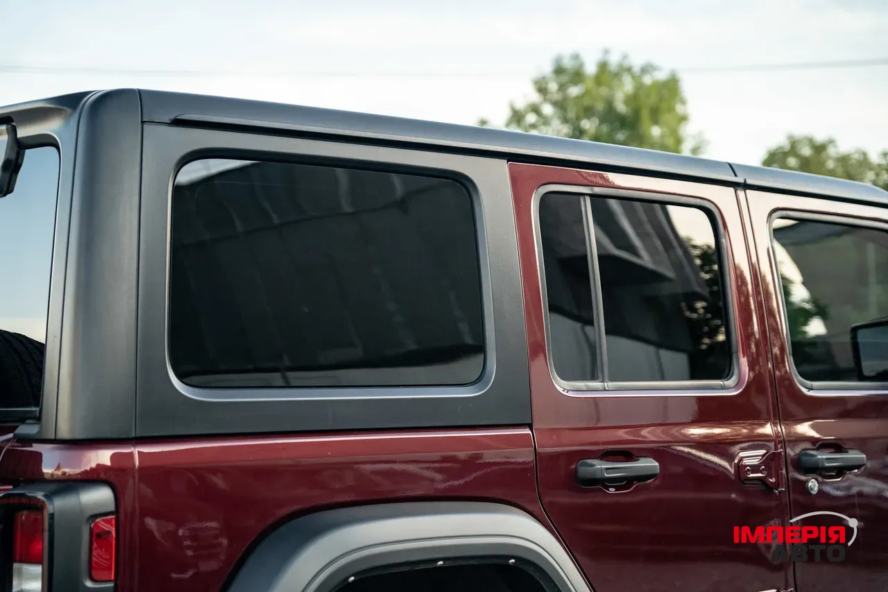 Jeep Wrangler - фото 13