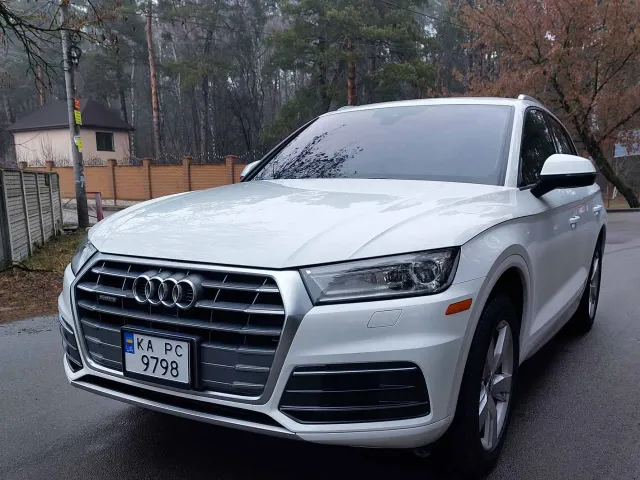 Audi Q5 - фото 1