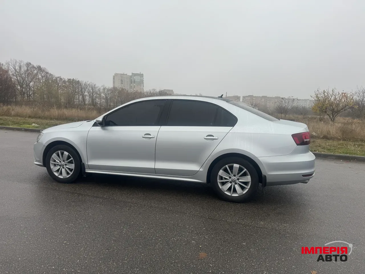Volkswagen Jetta - фото 4