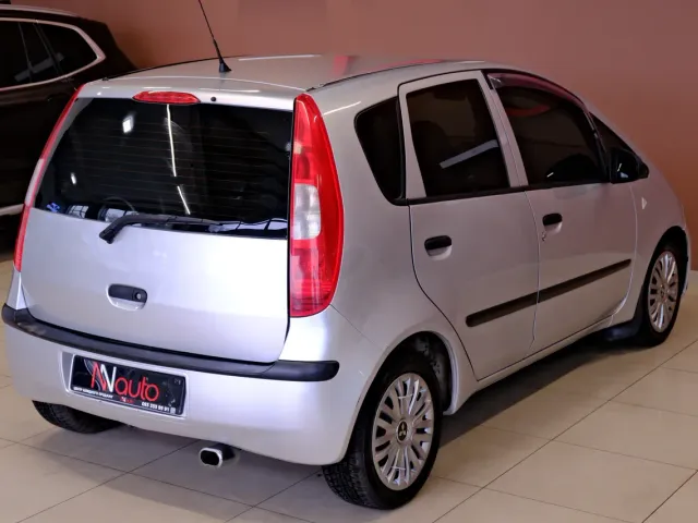 Mitsubishi Colt - фото 5